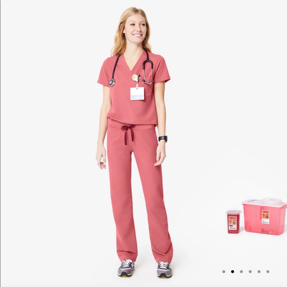 Quartz rose figs scrub pants